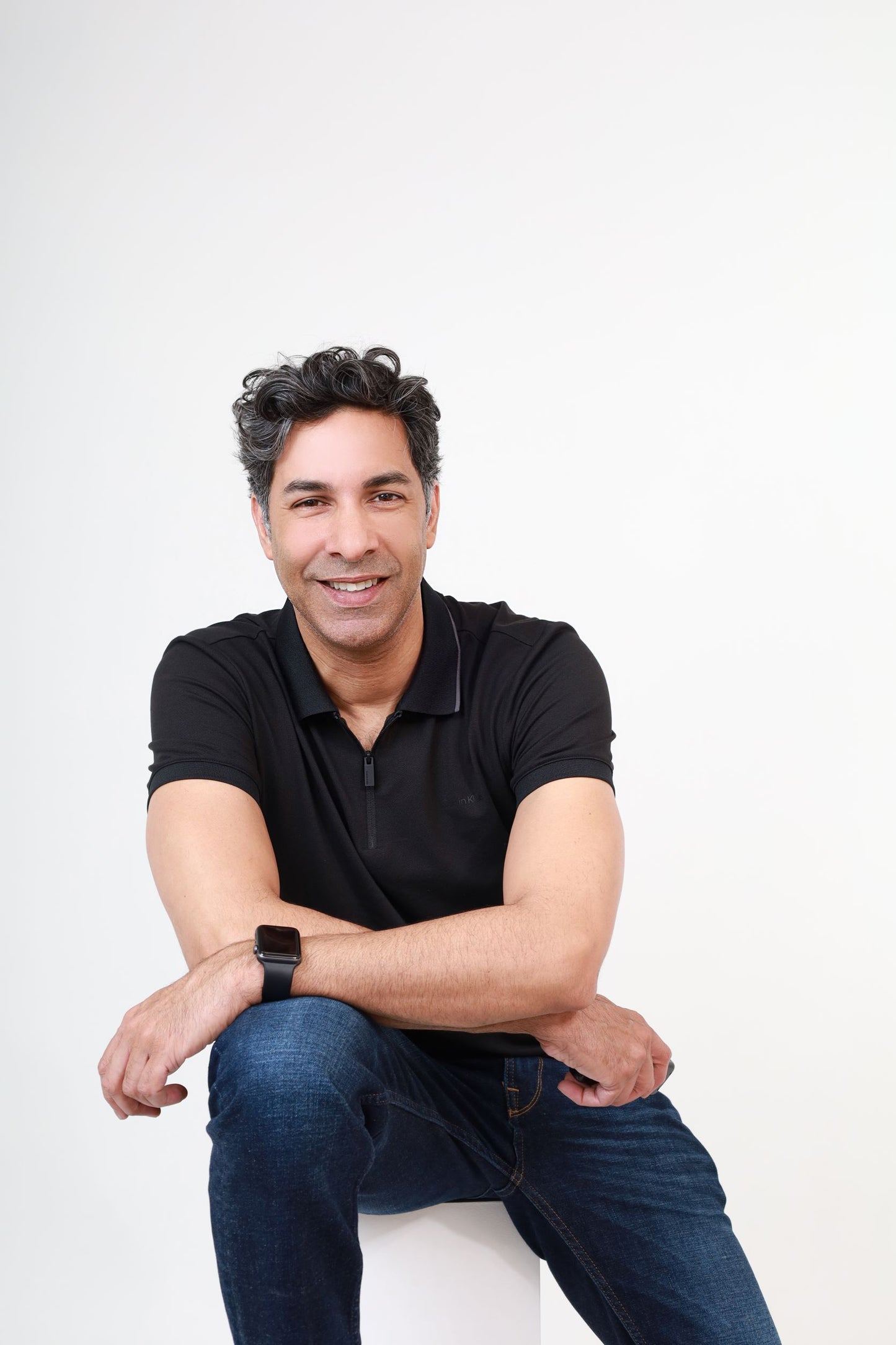 Place like Monography, studio like monography, photo studio like monography, Self Portrait Studio in Toronto, Full Body Portrait, Great date idea, a must go place, to do list, affordable photography, family photography, couple photography, profile photos, profile pictures, professional photos, passport photos, fun experience in Toronto, please to go in Toronto.