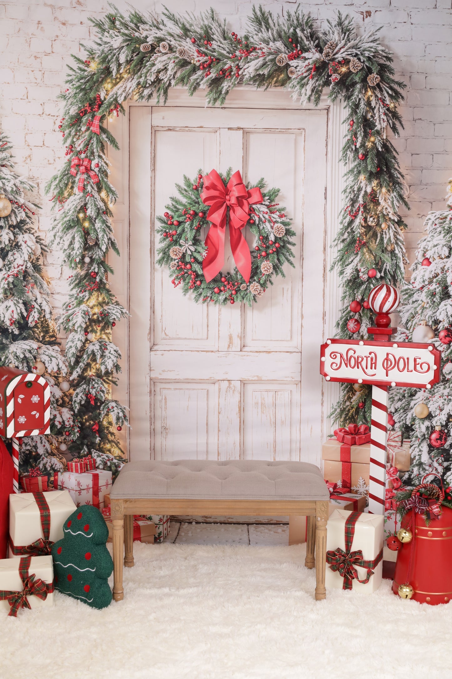 Room Modernist (Switchable Christmas Theme)